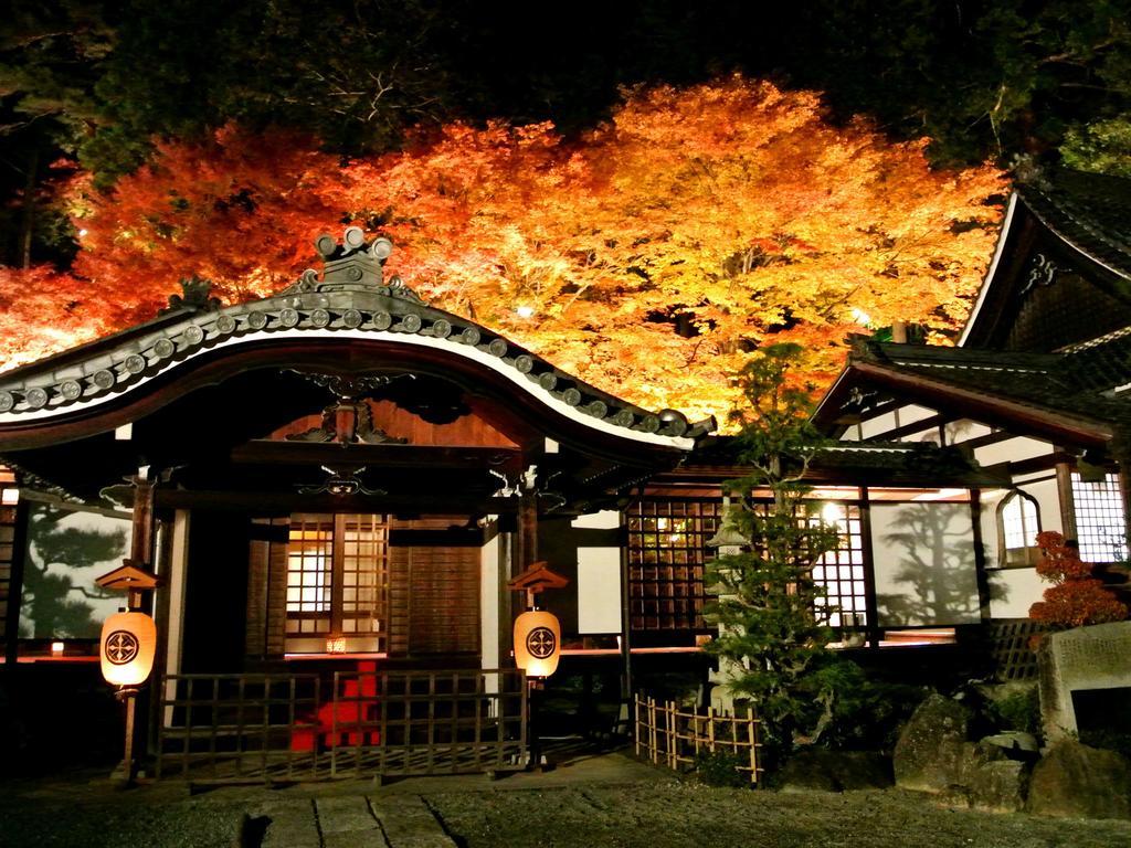Gero Onsen Yukyunohana Bagian luar foto