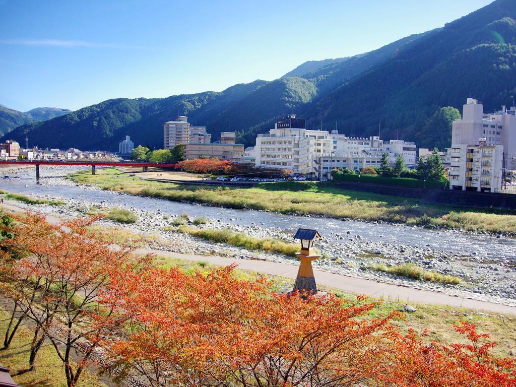 Gero Onsen Yukyunohana Bagian luar foto