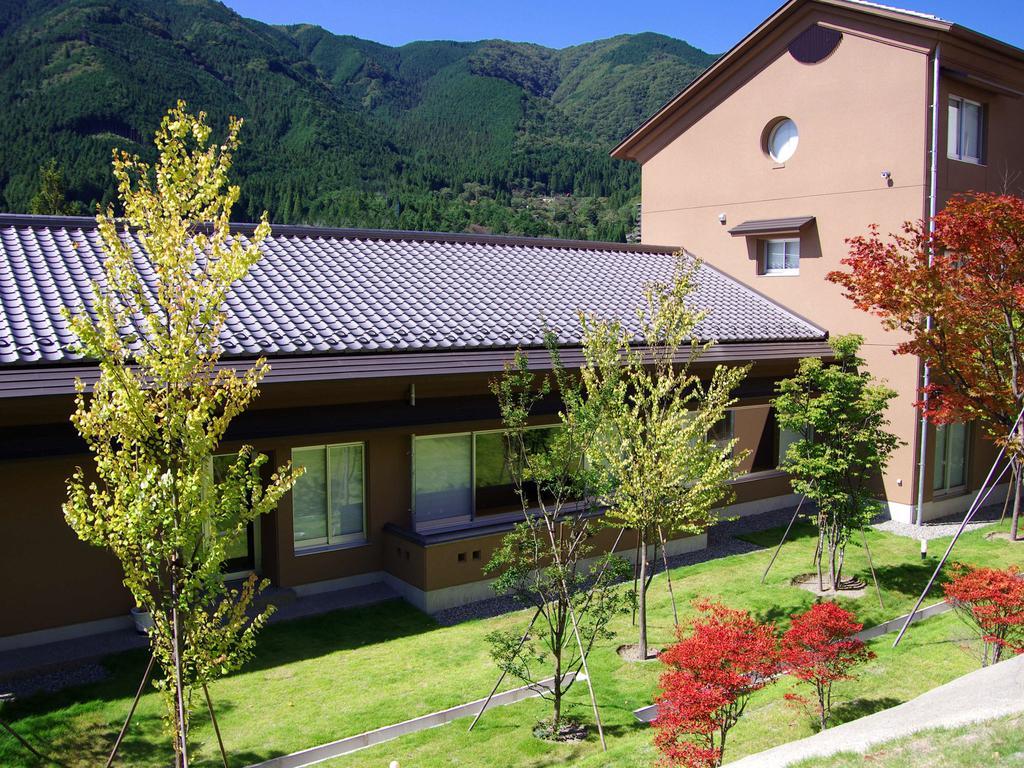 Gero Onsen Yukyunohana Bagian luar foto