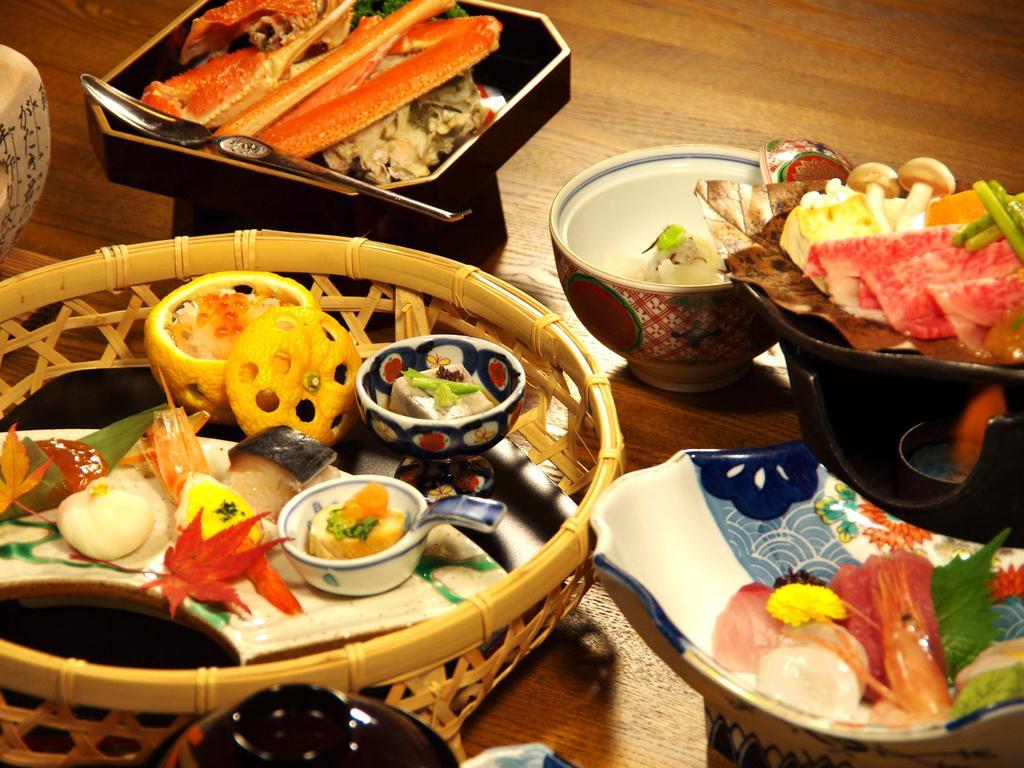 Gero Onsen Yukyunohana Bagian luar foto