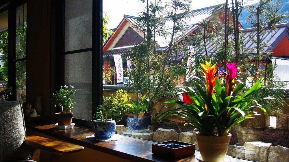 Gero Onsen Yukyunohana Bagian luar foto