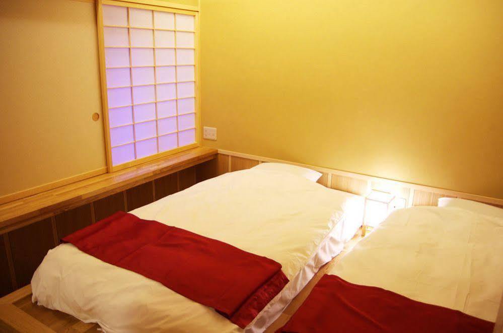 Gero Onsen Yukyunohana Bagian luar foto